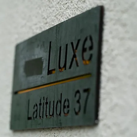 Latitude 37 Luxe شقة