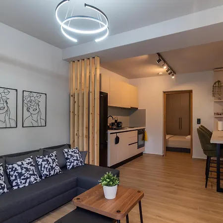 Latitude 37 Luxe * كالاماتا