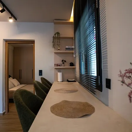 Latitude 37 Luxe * كالاماتا