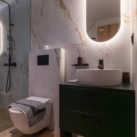 Latitude 37 Luxe