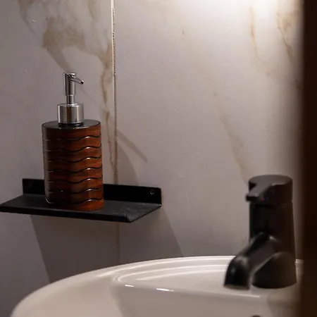 Latitude 37 Luxe * كالاماتا